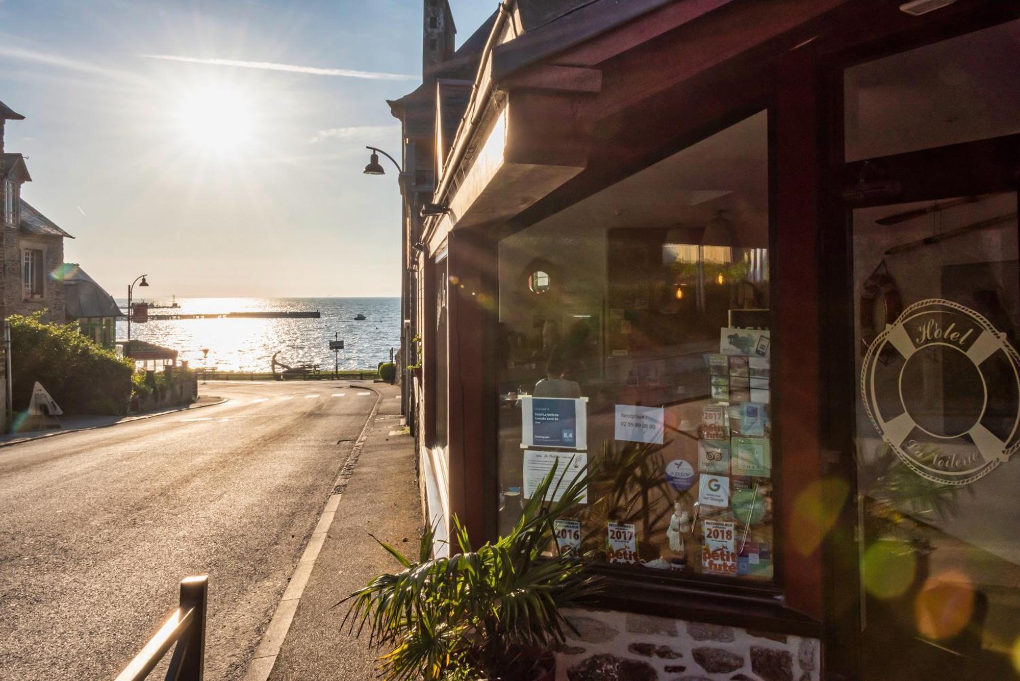 Hotel La Voilerie Cancale Bord De Mer Exterior photo